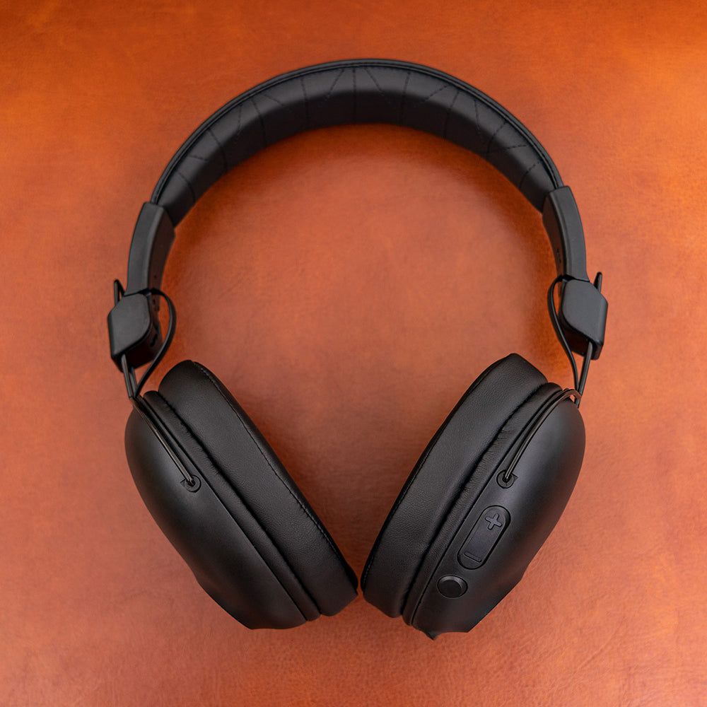 Studio Pro Wireless Over-Ear Headphones Black - Image 5