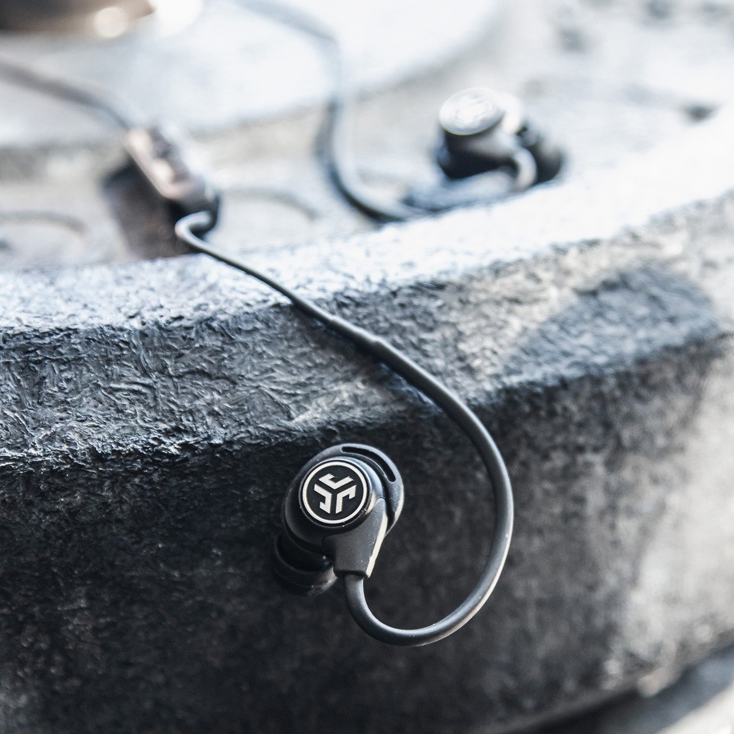 Fit Sport 2 Wireless Fitness Earbuds Black - Image 4